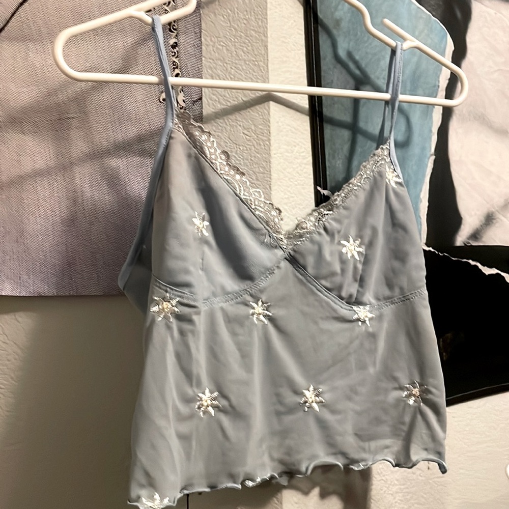 Trying to sell this very pretty shirt 😍!Super cute shirt for summer!